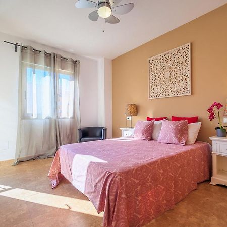Apartamentos Madrid Торрев'єха Екстер'єр фото