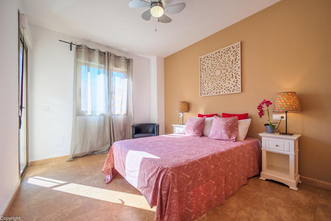 Apartamentos Madrid Торрев'єха Екстер'єр фото
