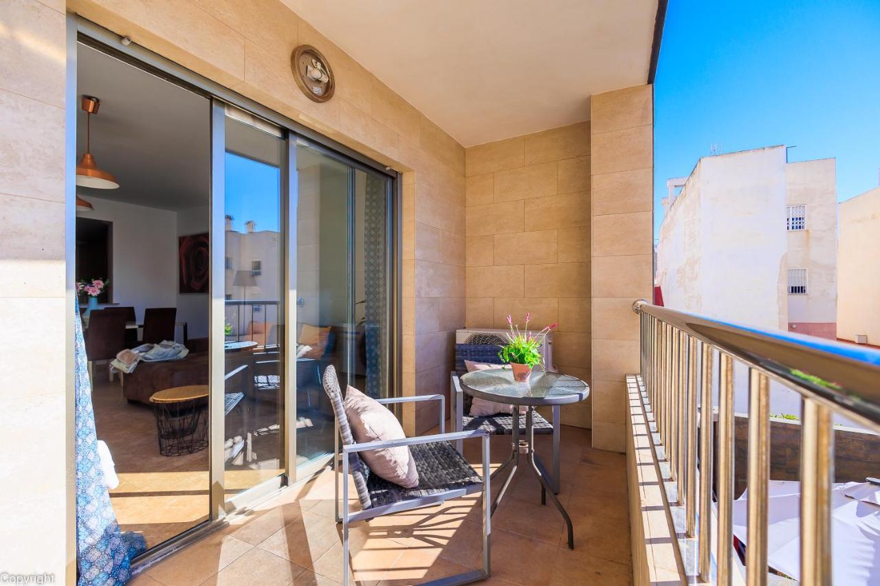 Apartamentos Madrid Торрев'єха Екстер'єр фото