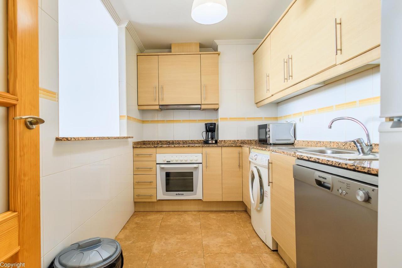 Apartamentos Madrid Торрев'єха Екстер'єр фото