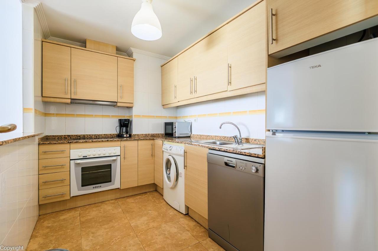 Apartamentos Madrid Торрев'єха Екстер'єр фото
