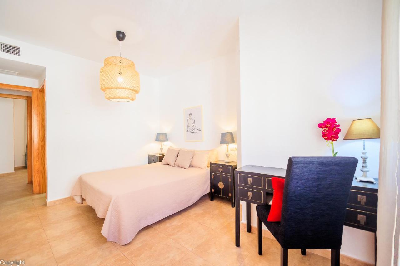Apartamentos Madrid Торрев'єха Екстер'єр фото