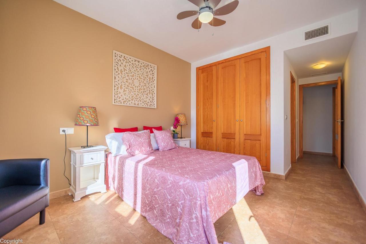 Apartamentos Madrid Торрев'єха Екстер'єр фото