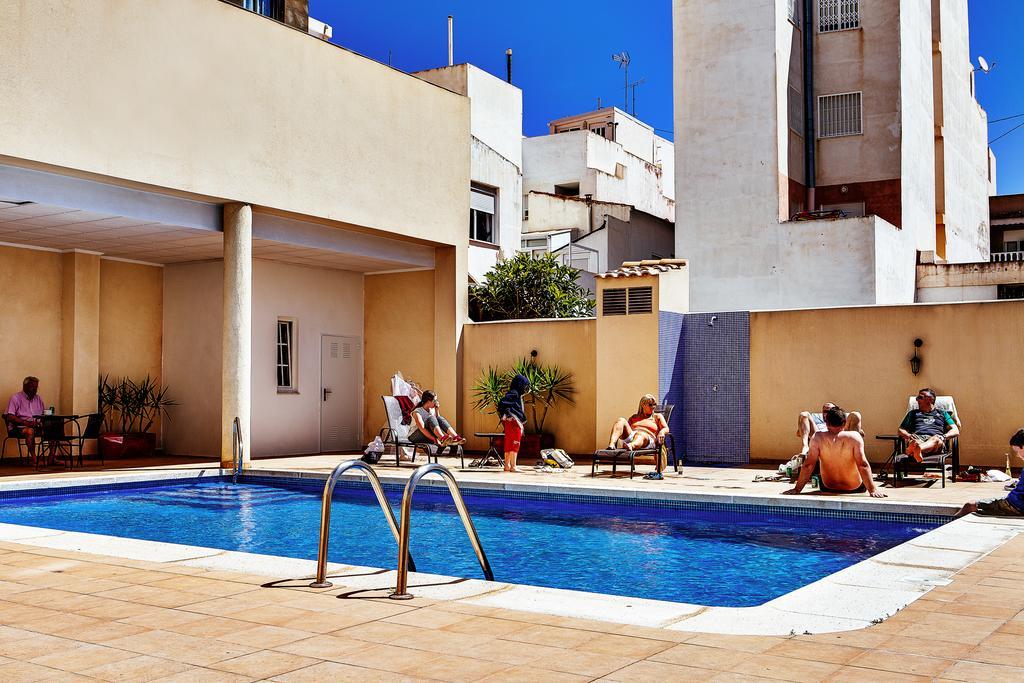 Apartamentos Madrid Торрев'єха Екстер'єр фото