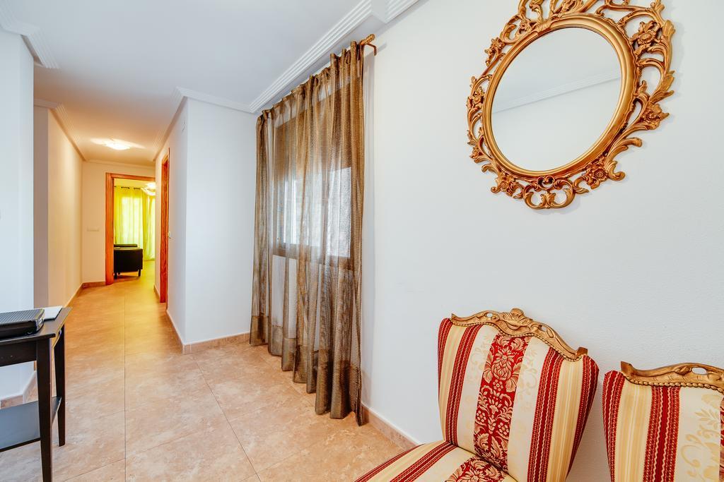 Apartamentos Madrid Торрев'єха Екстер'єр фото