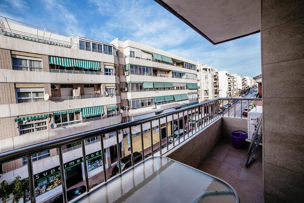 Apartamentos Madrid Торрев'єха Екстер'єр фото