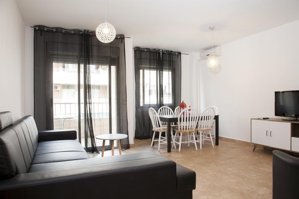 Apartamentos Madrid Торрев'єха Екстер'єр фото